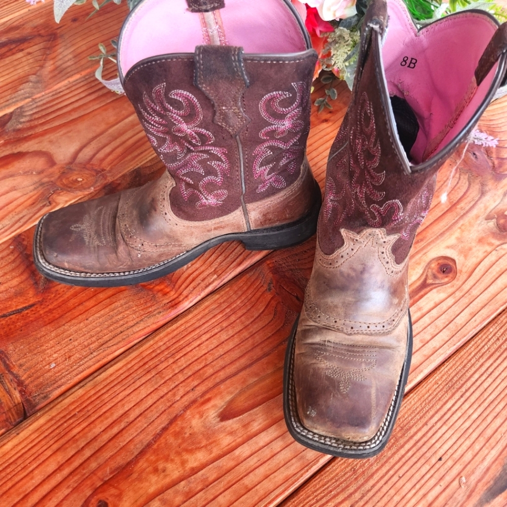 Ariat Boots Size 8B